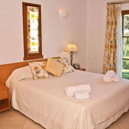 منتزه العطل Almaverde Village & 4*